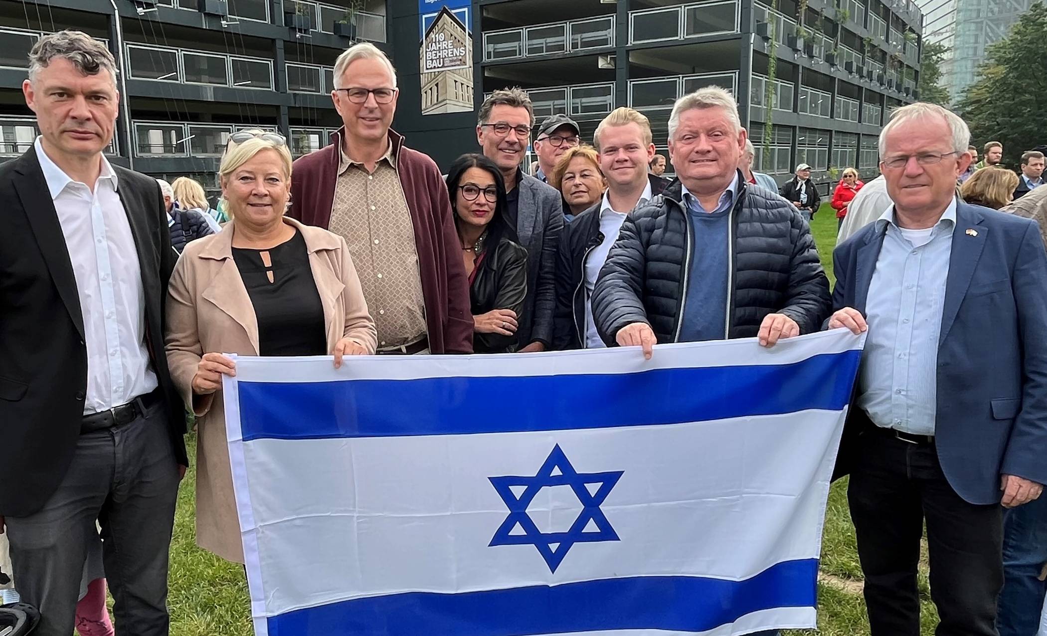 „NRW steht zu Israel“.