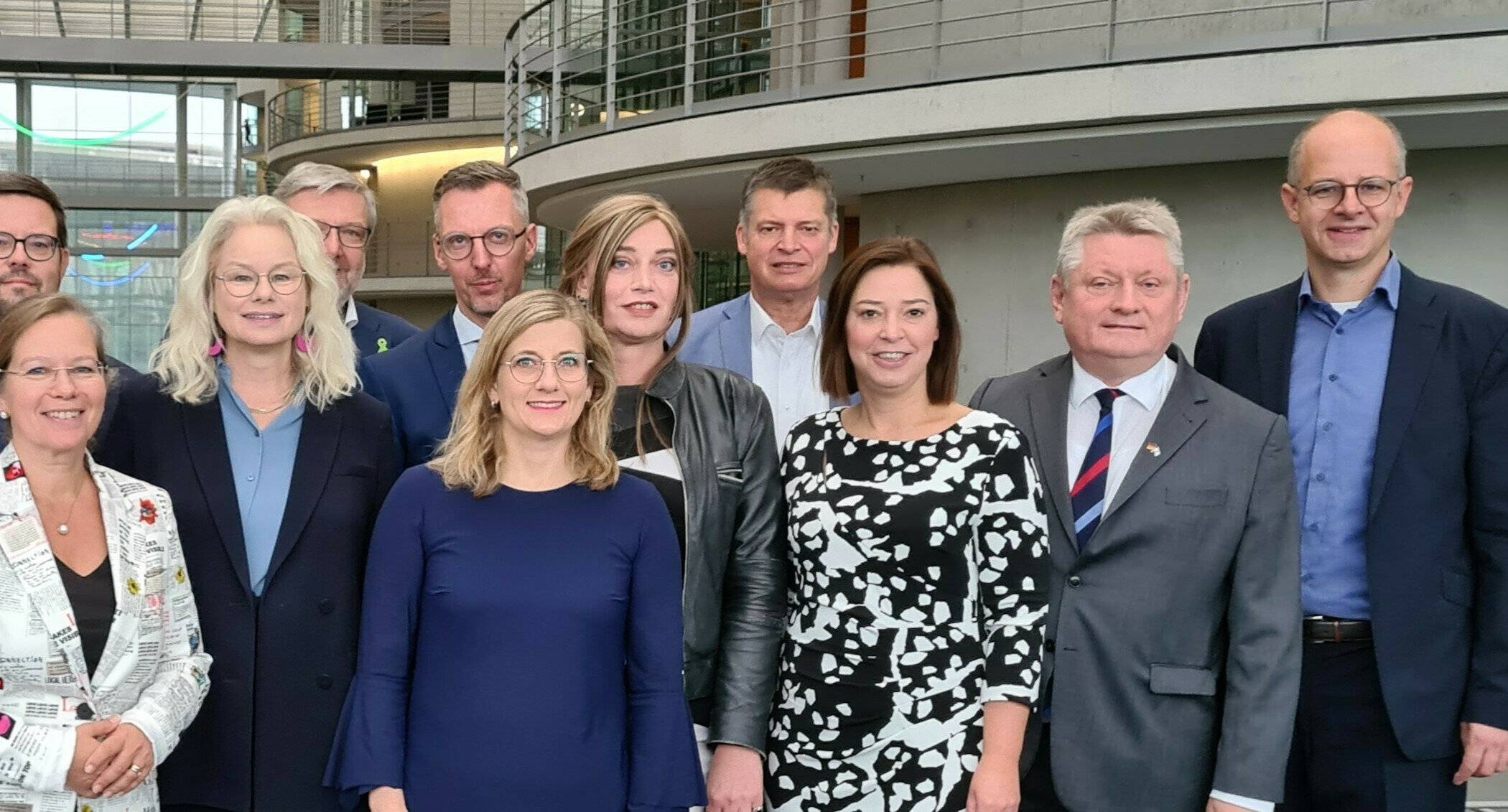  Gründung des Parlamentskreises „Suizidprävention“. 