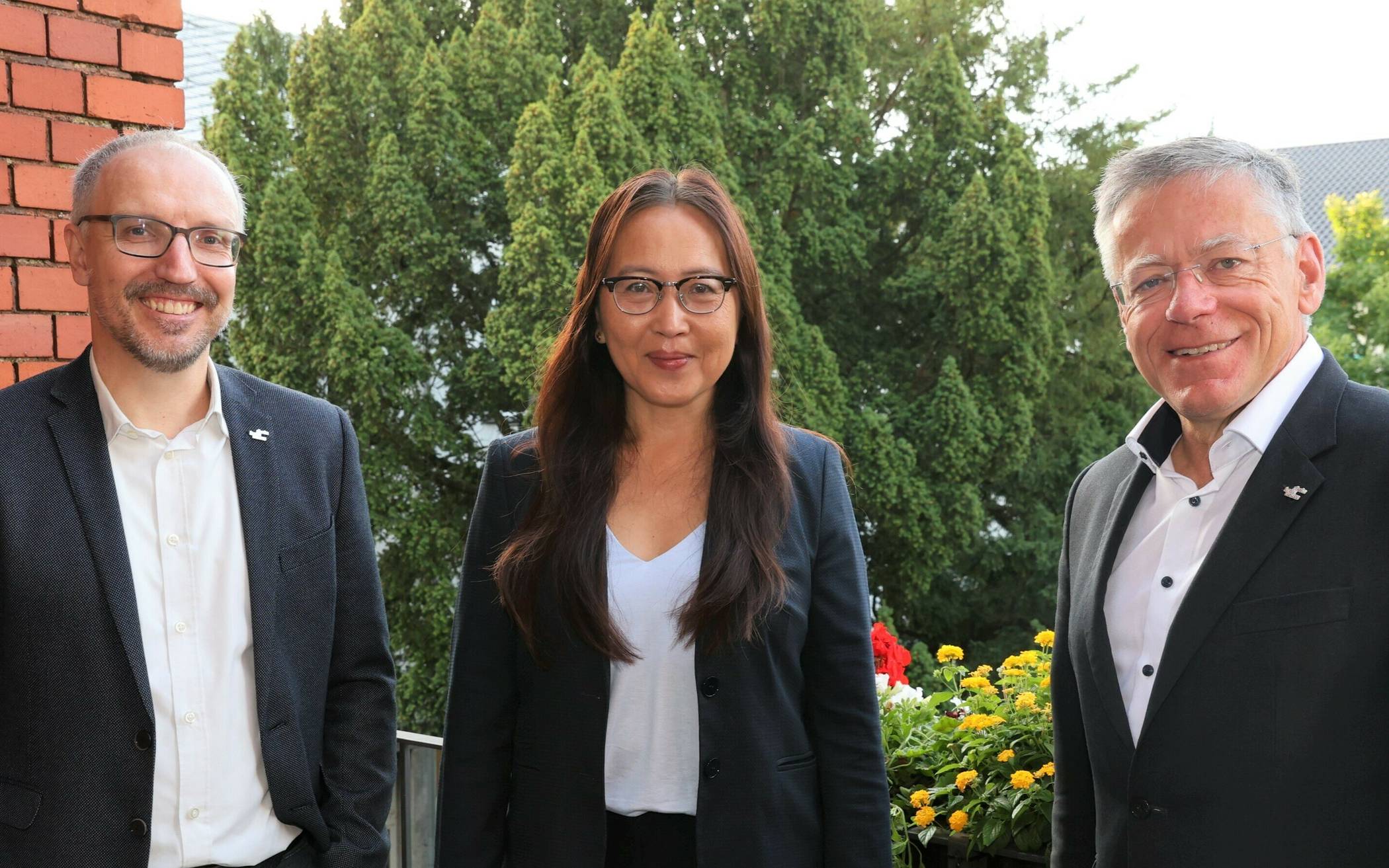  Neue Koordinatorin des flächendeckenden Ausbaus von Mobilfunknetzen im Rhein-Kreis  (von links): Marcus Temburg, Dr. Anna Beck und Landrat Hans-Jürgen Petrauschke. 