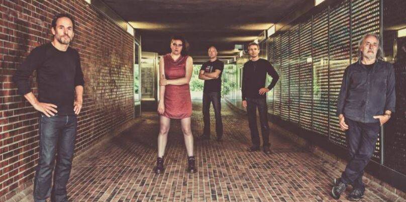 „Elleven“ (das sind Grevenbroicher und Neusser, die genau an der Stadtgrenze zu Neuss am „Lohhof“ bei Hülchrath proben) spielt nach längerer Pause wieder das erste Konzert.