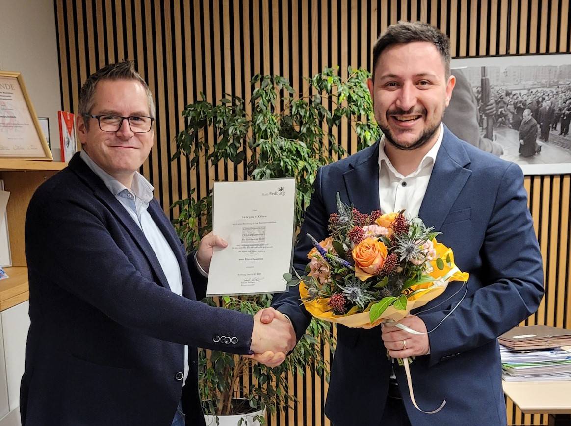  Süleyman Köken wird Nachfolger von Michael Lambertz als Ortsbürgermeister von Kaster. Er zog aus dem Rhein-Kreis nach Kaster. 