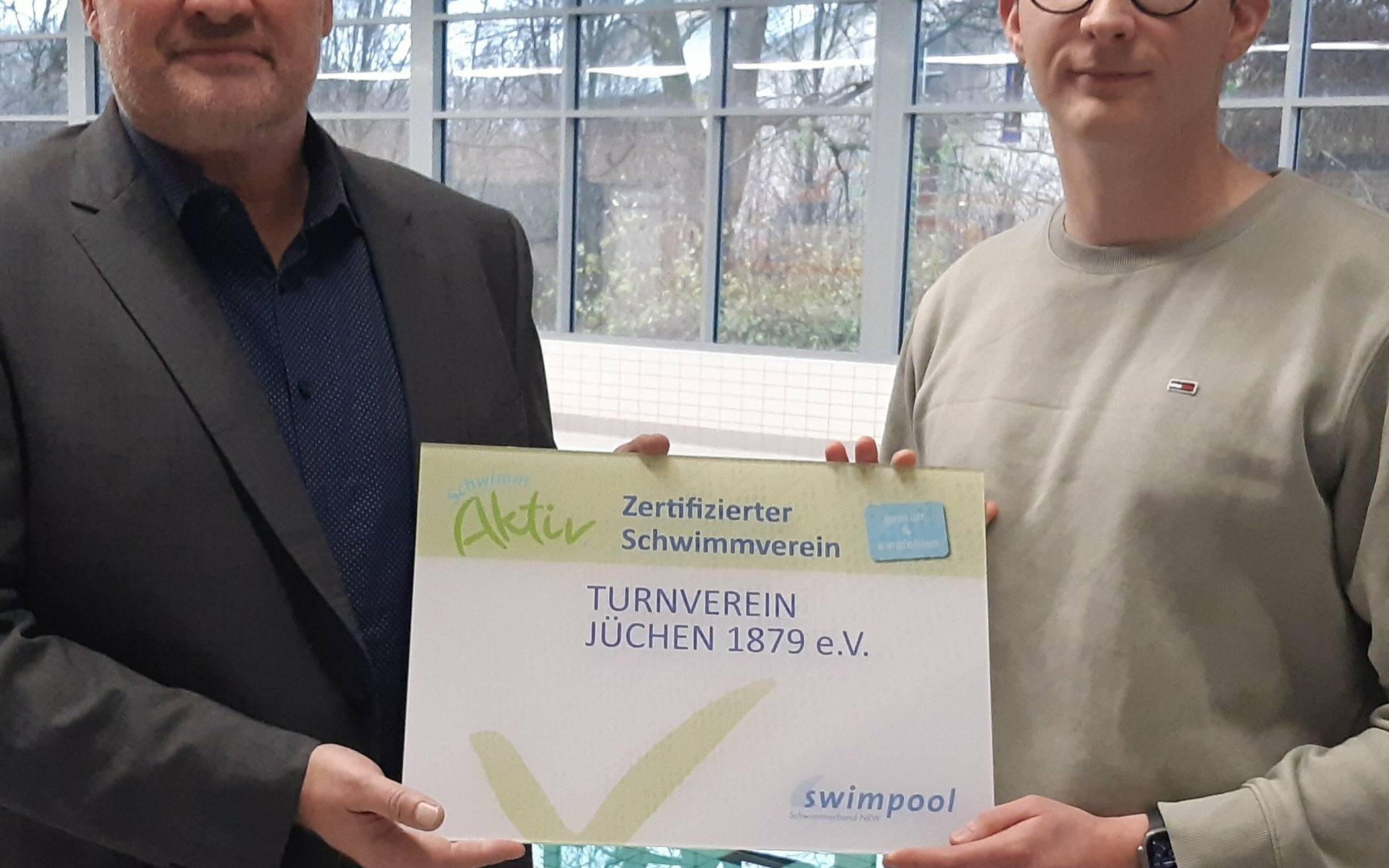  Der TV Jüchen erhielt das „SchwimmAktiv“-Zertifikat. 