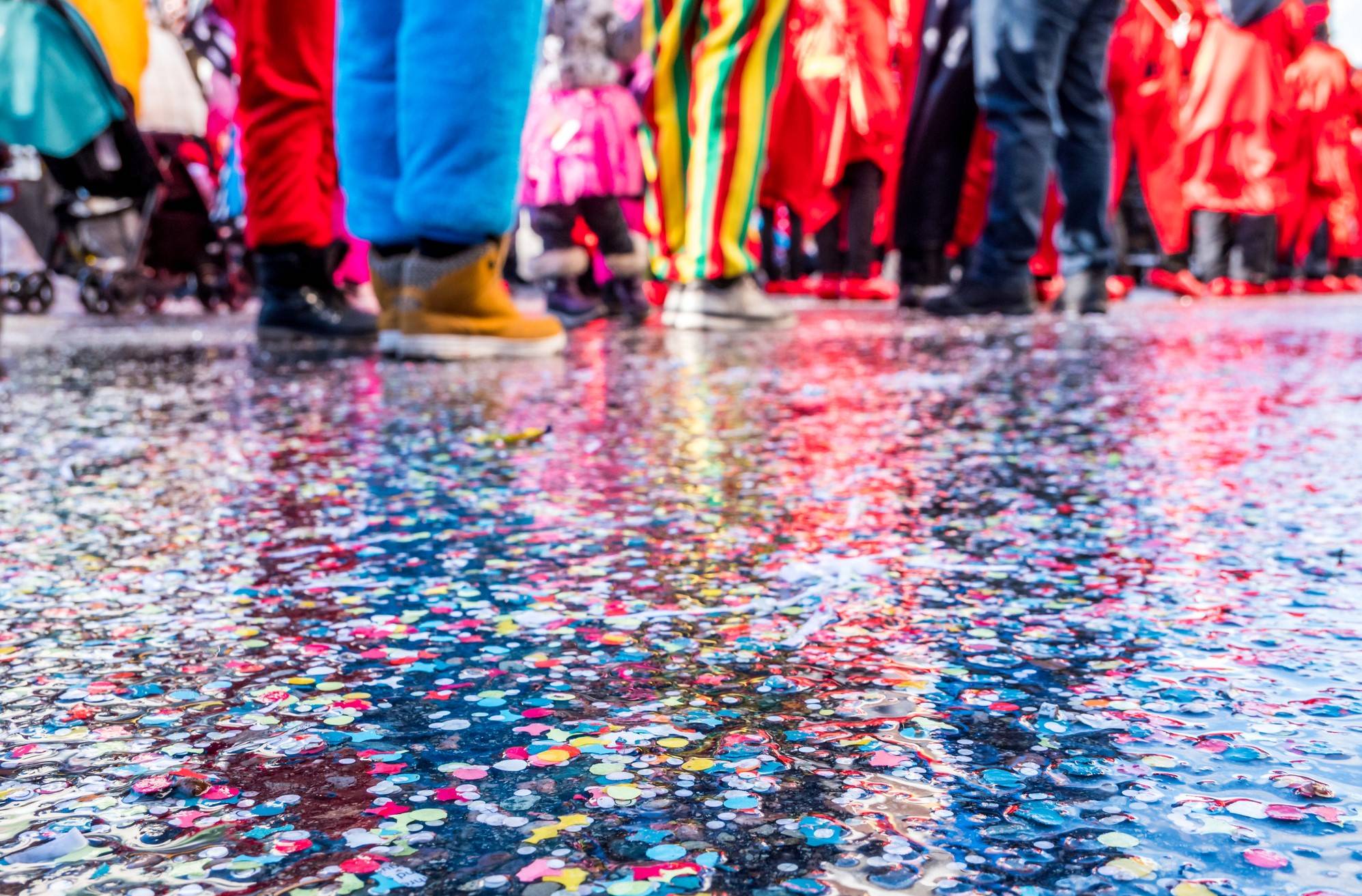 Polizei, Ordnungsämter und das Kreis-Jugendamt weisen zur Karnevalssession auf die Bestimmungen des Jugendschutzgesetzes hin.