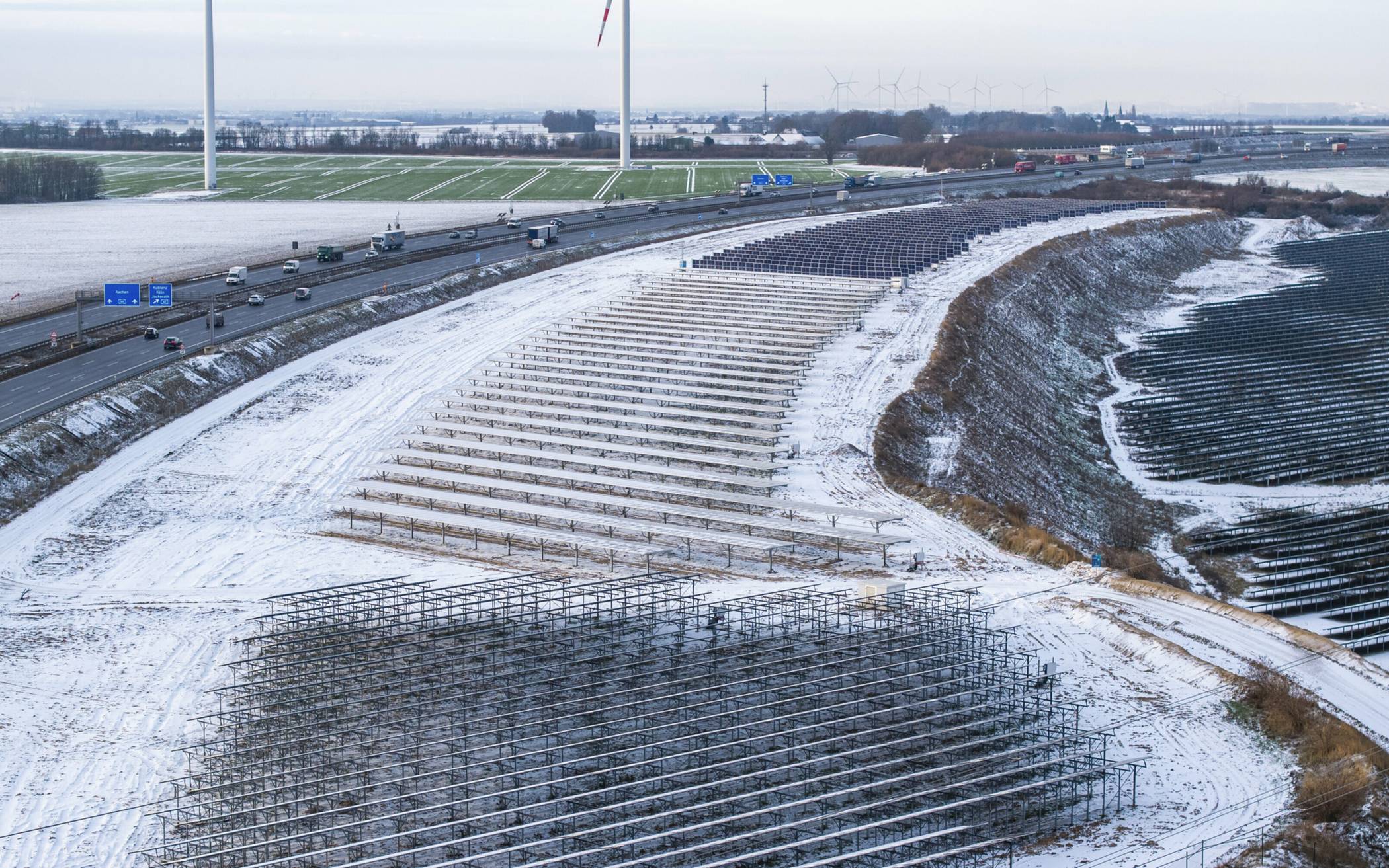  Ein Bild der Anlage – noch schön schneeverweht. 