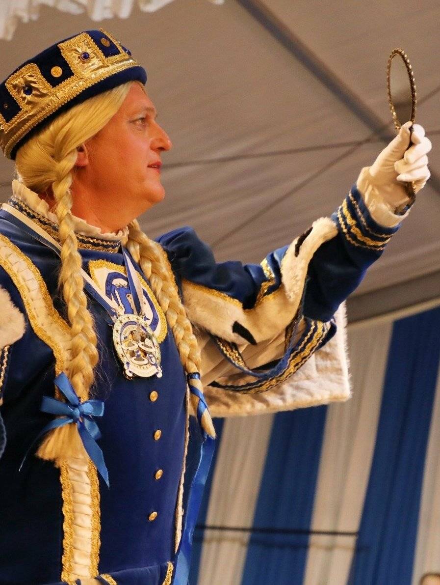 Jungfrau Rafaela,  Ralf Erdmann, Referent beim RWE, verheiratet, eine Tochter und ein Sohn, Hobbys: Schützenwesen, und ebenfalls der Jägerzug „Nordstadt Boschte“. „Das Wichtigste sind die Familie, und Freunde, die über alles gehen.“