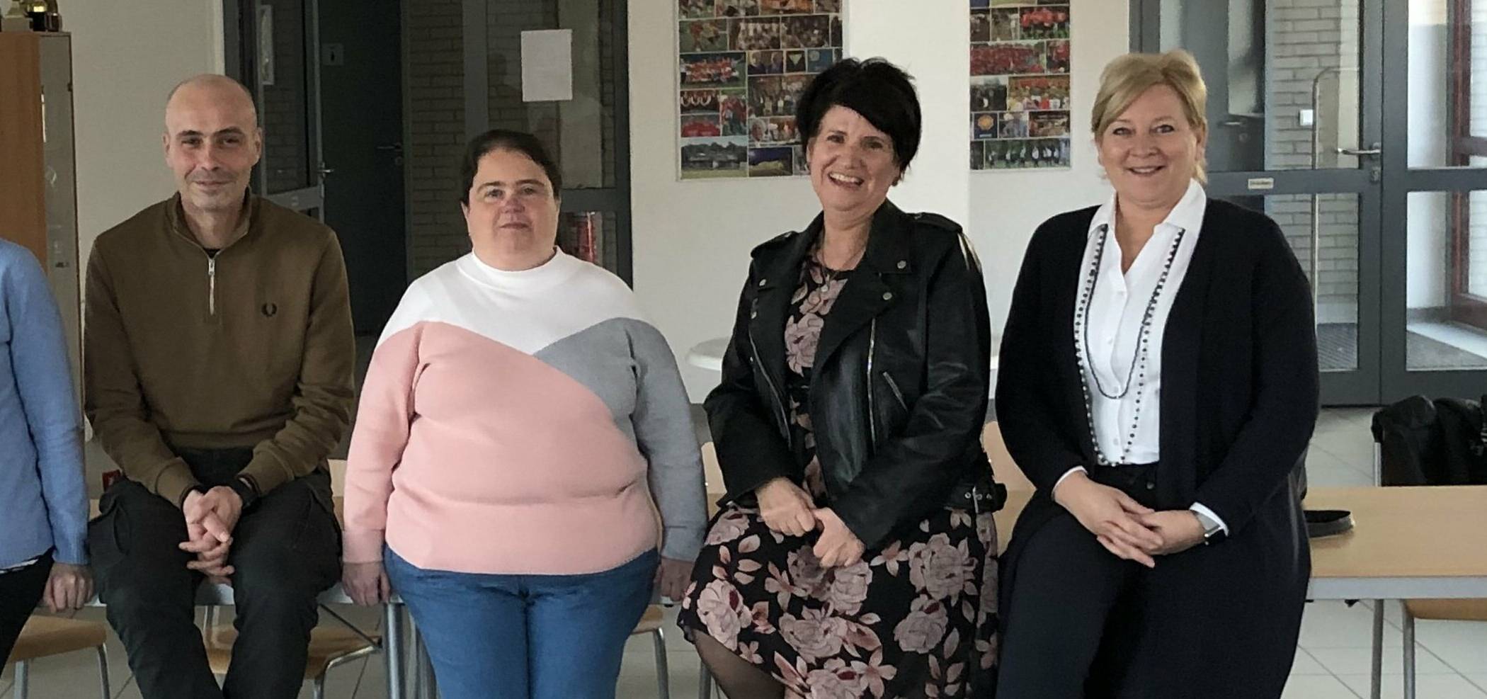  Sie planen eine deutsch-spanische Städtefreundschaft: Luise Coenen (Partnerschaftsverein), das Ehepaar Pelicco, Sonja Narciando („Spanischer Elternverein“), Carmen Rojo und CDU-Chefin Heike Troles. 