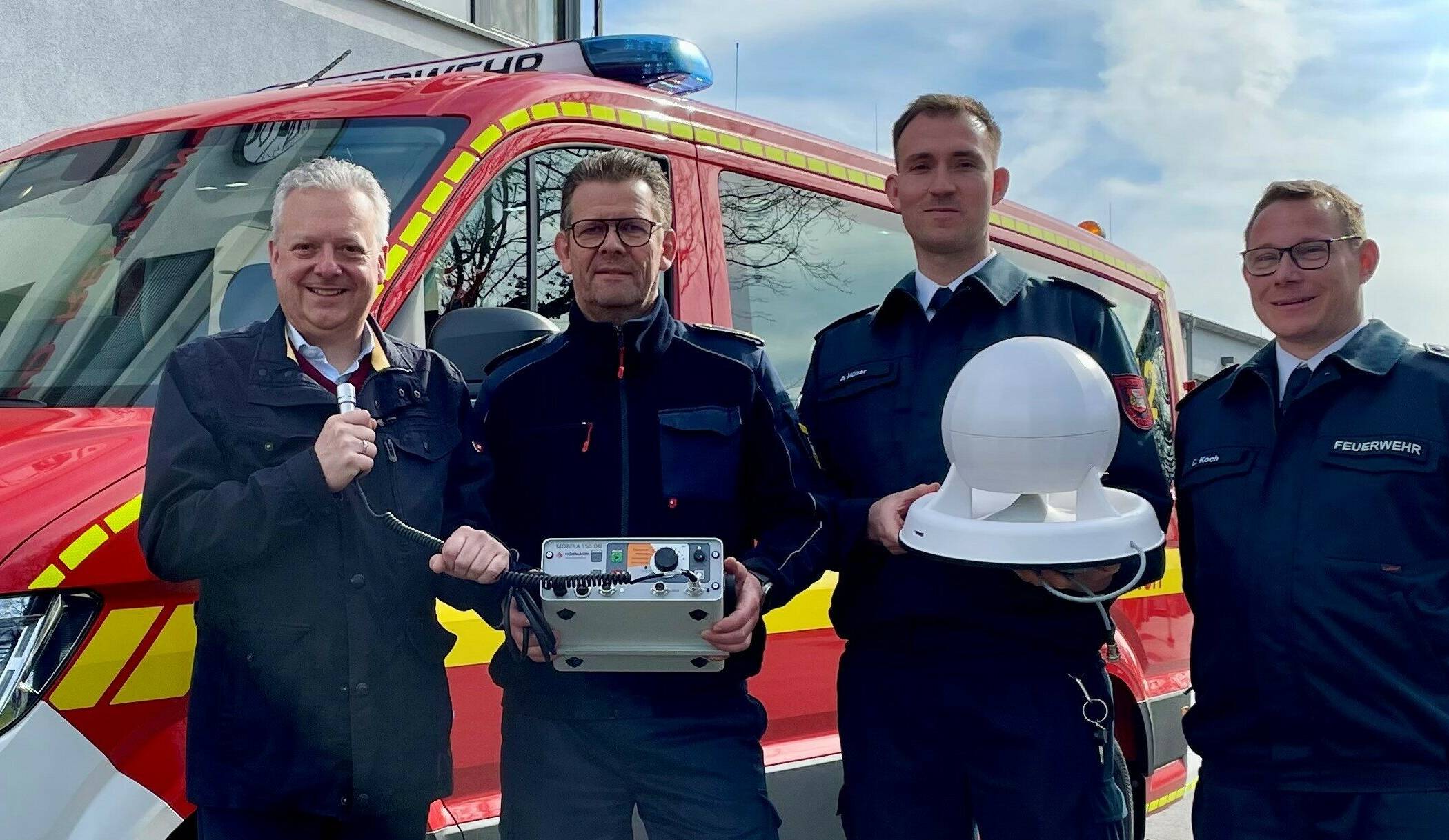  Von links: Ordnungsdezernent Arno Jansen, Feuerwehr-Chef Udo Lennartz, Hauptbrandmeister Andreas Hülser und Brandamtmann Christian Koch. 