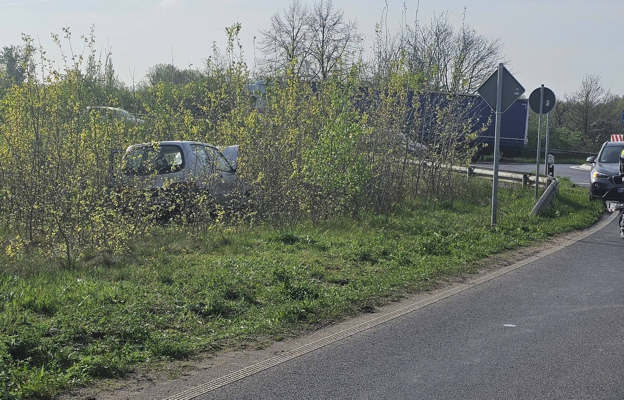 Zwei Verletzte bei Verkehrsunfall auf L 116