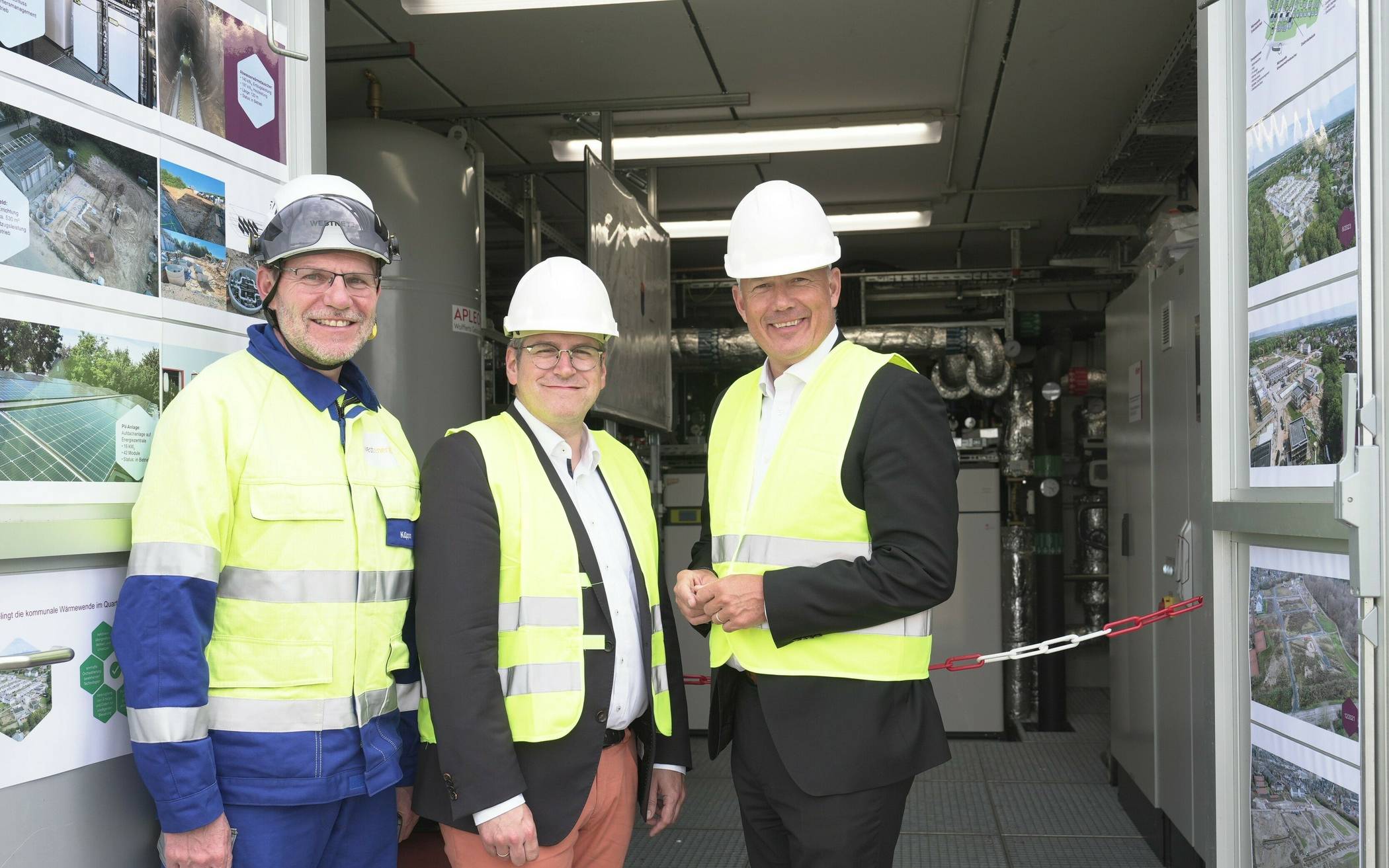  Von links: Dr. Stefan Küppers (Technikvorstand Westenergie), Sascha Solbach (Bürgermeister) und Frank Rock (Landrat des Rhein-Erft-Kreises).  Foto: Klaus Görgen  