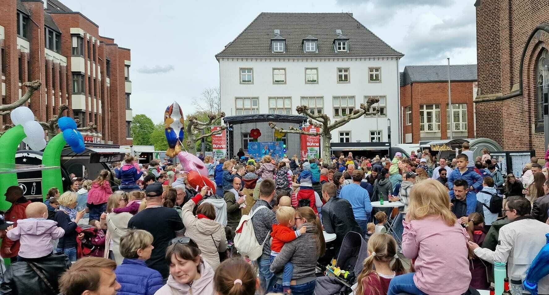 Der „Grevebroicher City-Frühling“ 2023 war ein Riesen-Erfolg, wie das Foto nachhaltig beweist.