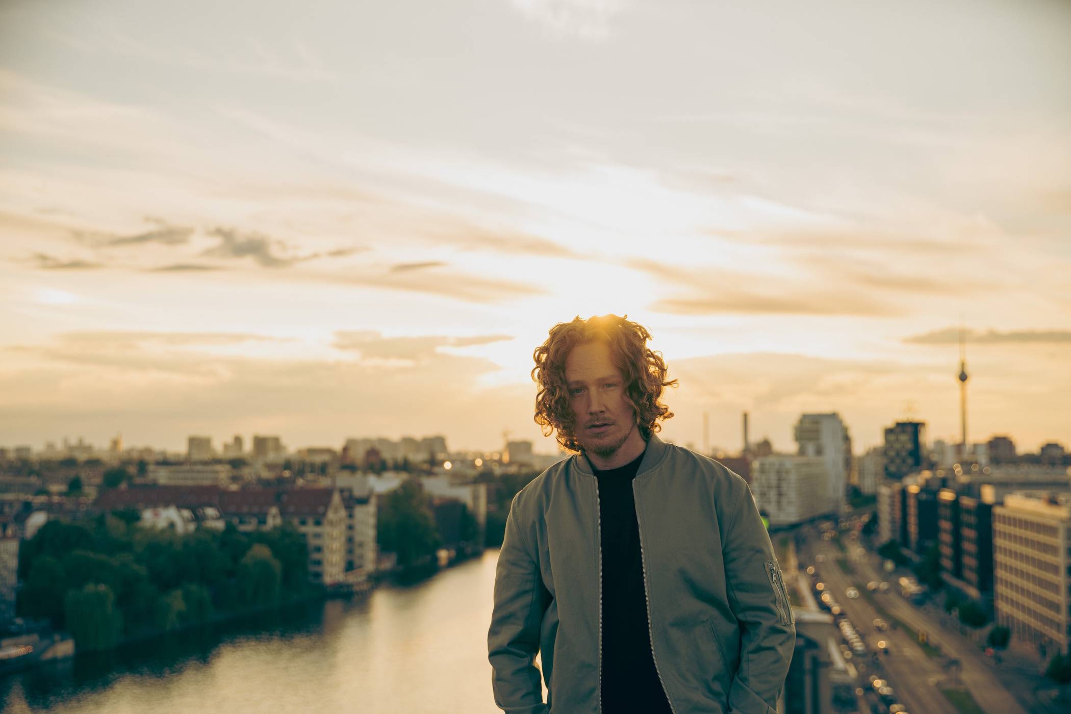 Singer-Songwriter Michael Schulte ist Top-Act der 17. „Bedburger Musik-Meile“. Foto: Leo Müller-Klönne