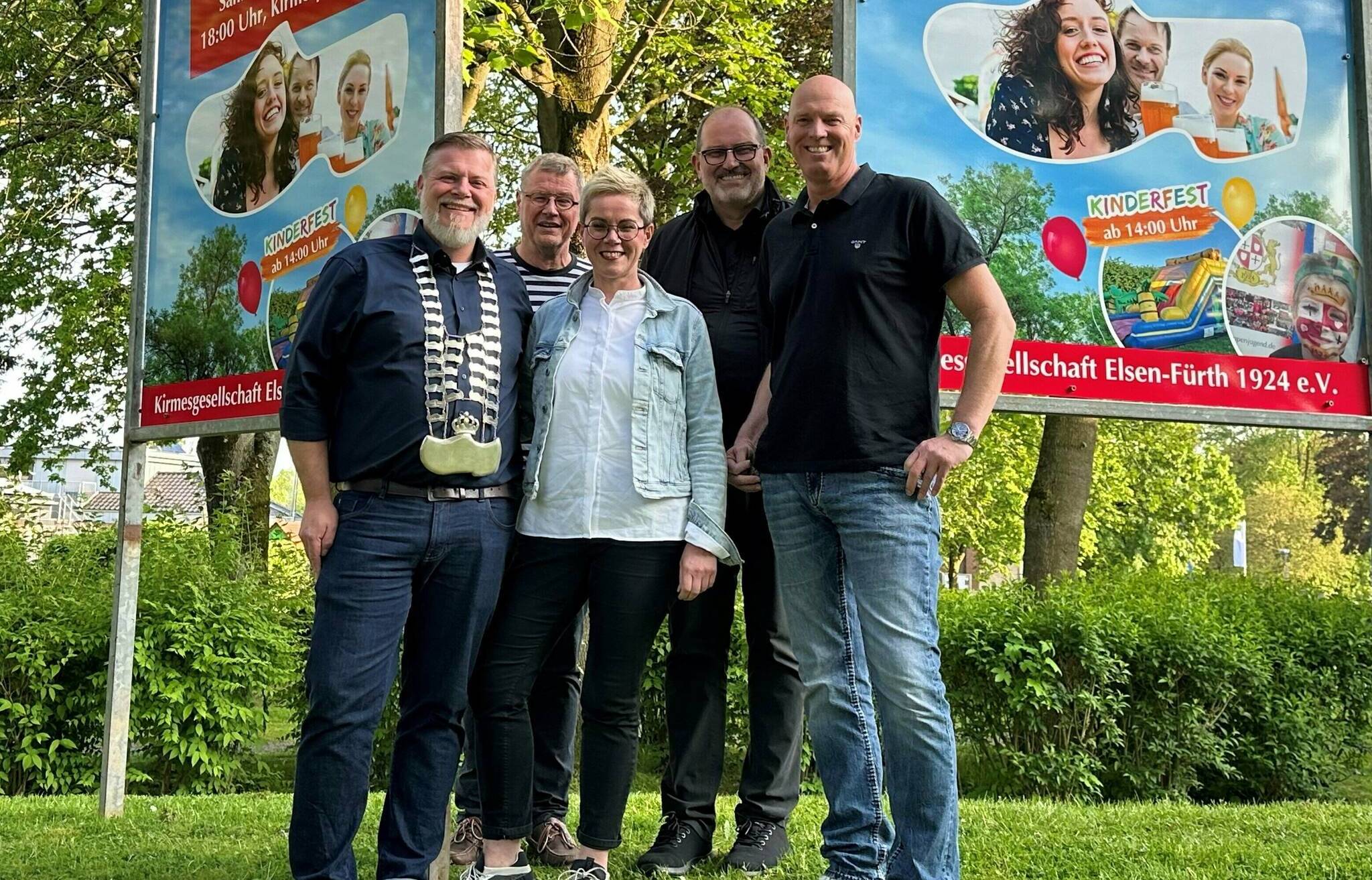 Klompenkönig Karsten Braun und Königin Steffi Floeck freuen sich zusammen mit Dirk Naumann, Gregor Diekers und Guido Fußangel auf das Biwak.  