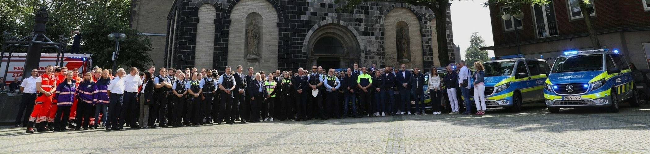 Schweigeminute für den im Dienst getöteten Polizeibeamten Rouven Laur ​