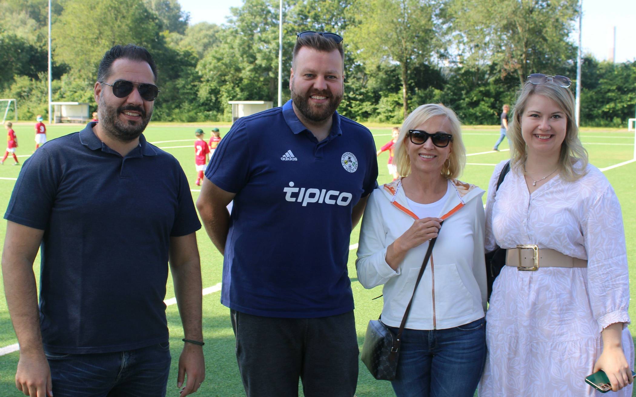 Team-Besprechung von Ausrichter (FC Süd) und Veranstalter...