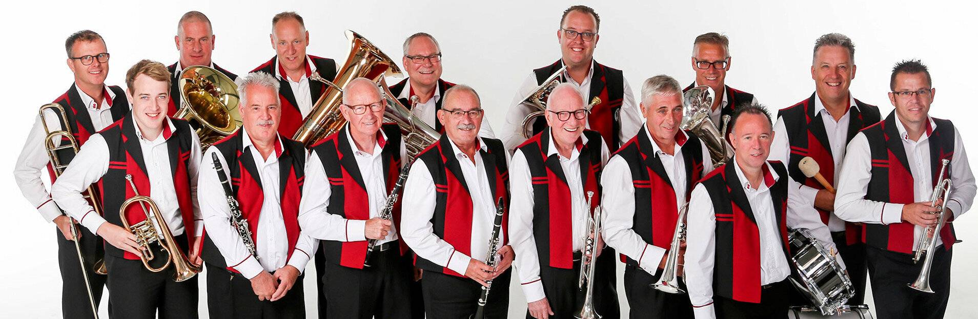  Zum Ausklang des Wochenendes finden am 23. Juni ab 11 Uhr ein interkonfessioneller Feldgottesdienst und ab 12 Uhr ein musikalischer Frühschoppen statt, gestaltet durch die Musikkapelle „Heimat“ aus der Partnerstadt in Kessel. Parallel findet ab 14 Uhr ein Familientag in Kooperation mit dem Jugendamt der Stadt auf der historischen Kirmes statt. 