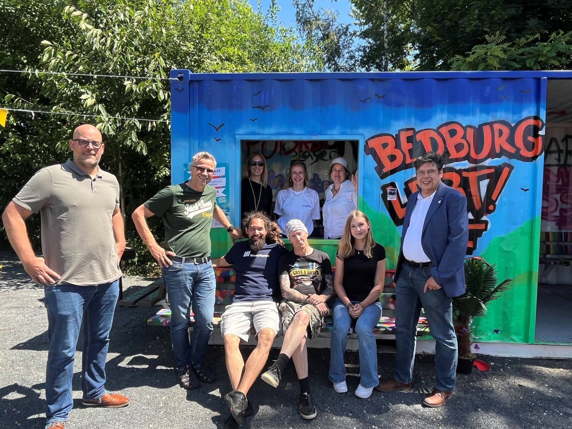  Das Jugendamt der Stadt Bedburg und die „RheinFlanke“ organisierten gemeinsam ein großes Fest zur Eröffnung. 