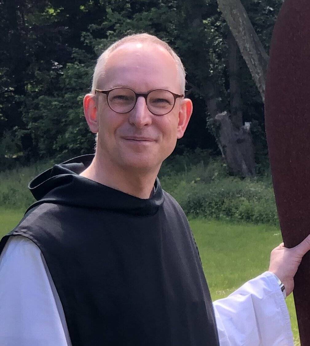  Prior Pater Bruno Robeck steuert spirituelle Lyrik bei. 
