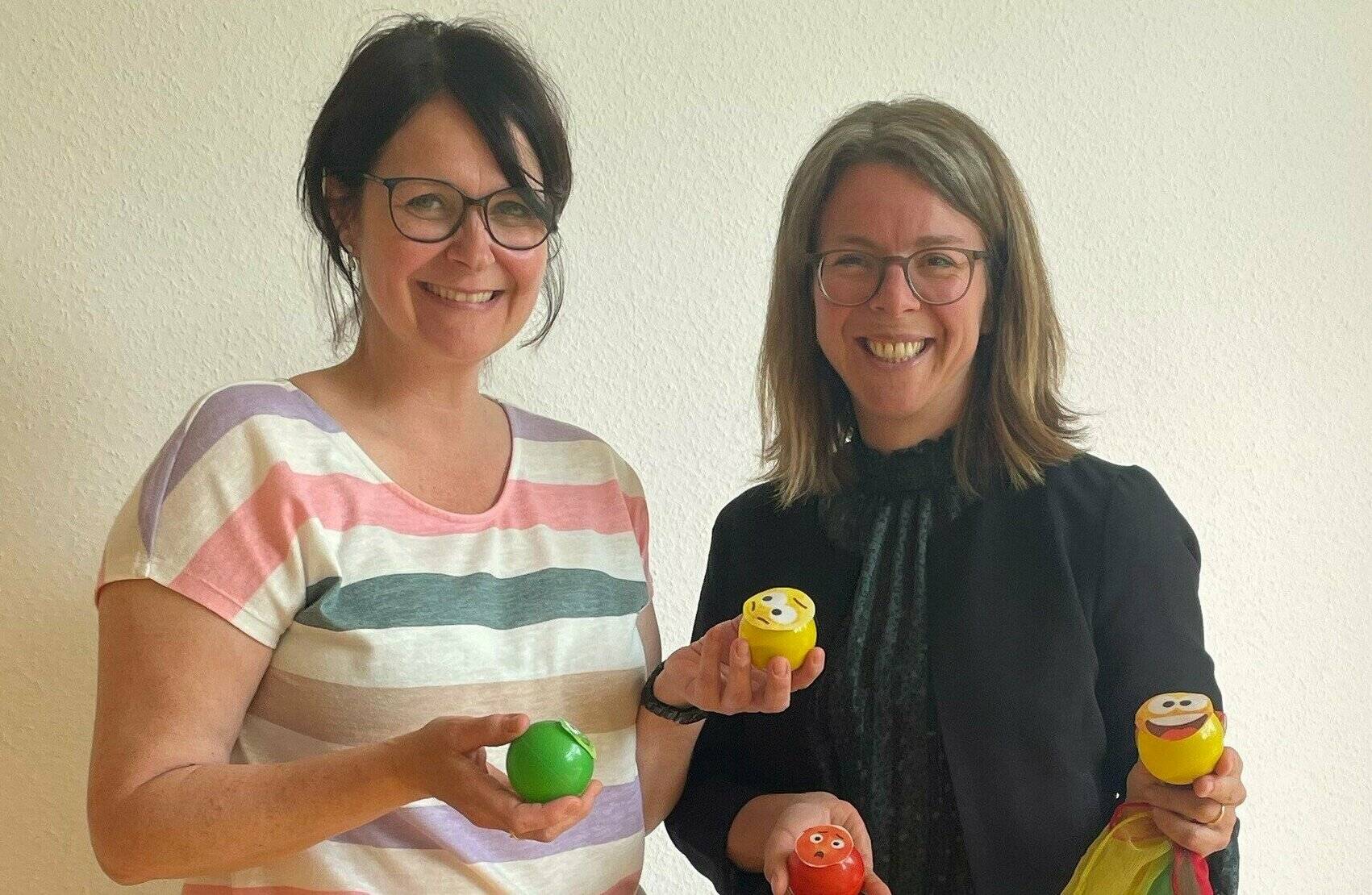 Carolin Unterdorfer (r.) und Julia Rembges machen Kinder stark für die Zukunft.  