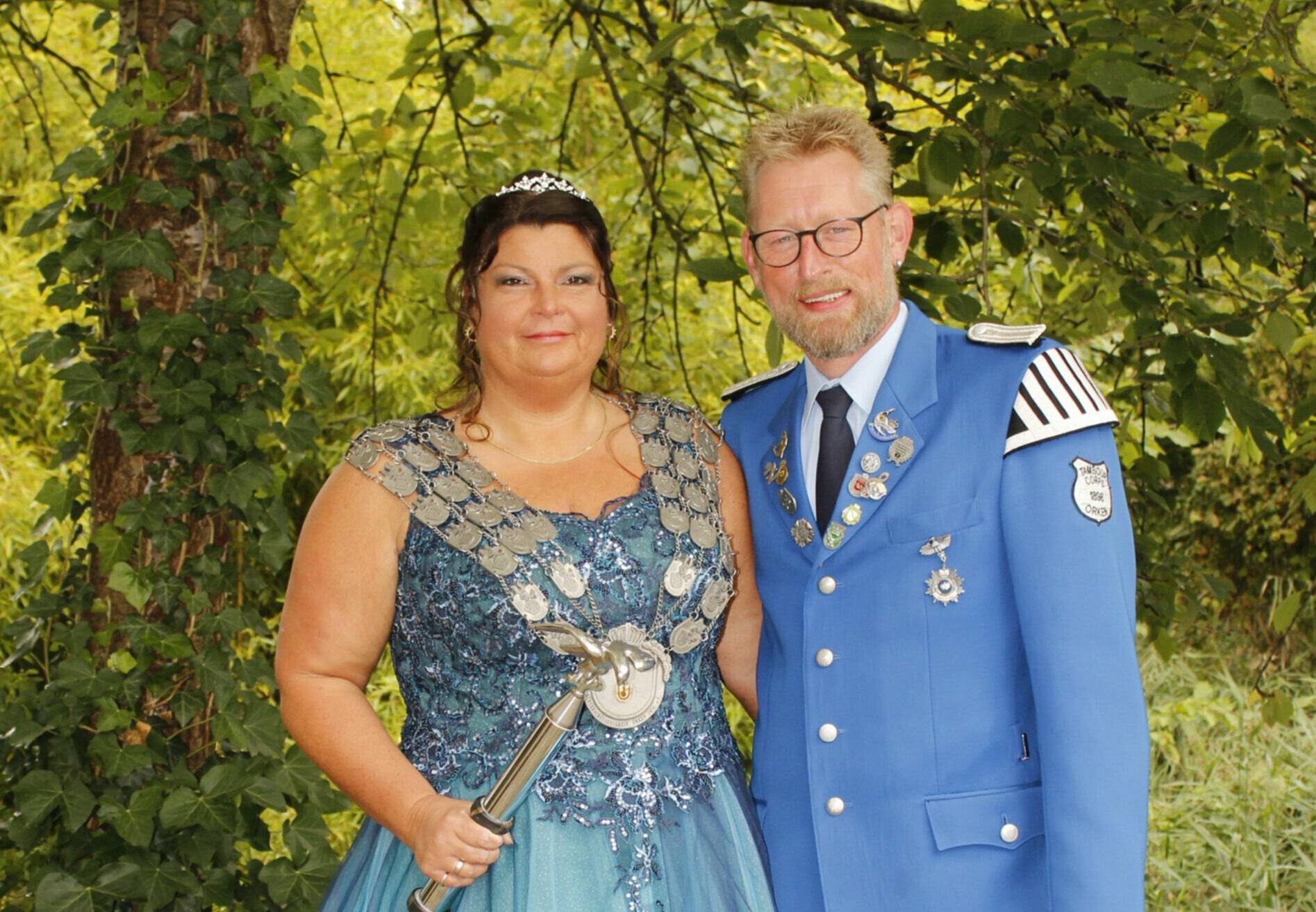 Schützenkönigin Melanie Schleuter mit ihrem Prinzgemahl Michael.  