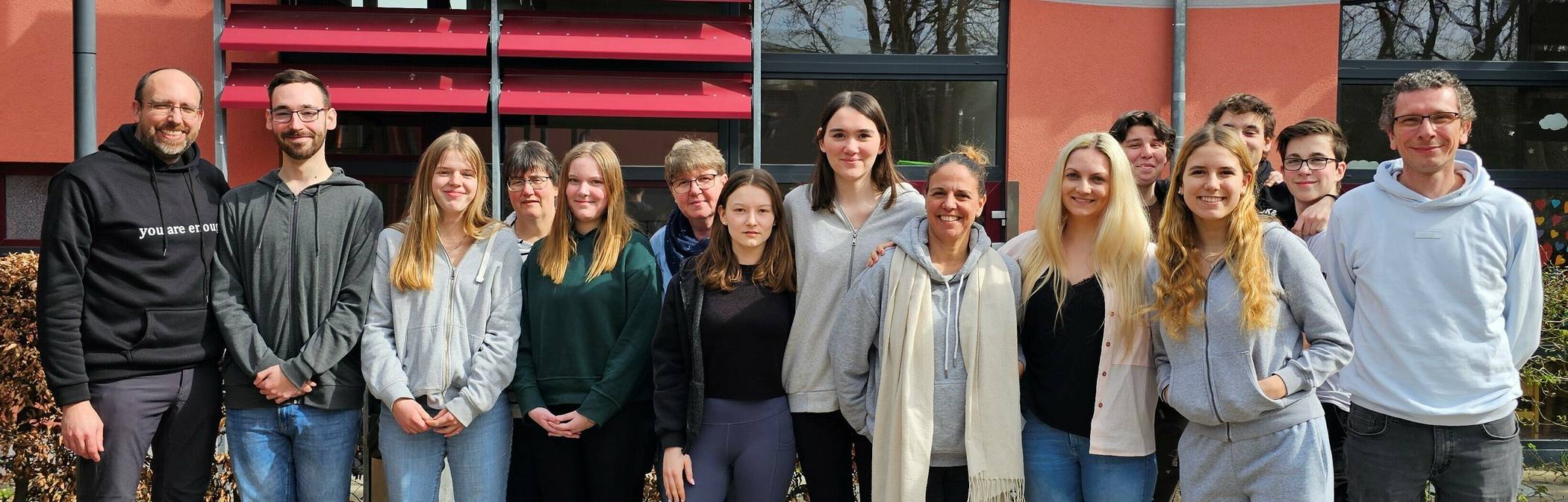  Fit für die Arbeit in Jugendfreizeiteinrichtungen und bei Ferienaktionen vor Ort und im Ausland: Das Jugendamt im Rhein-Kreis jetzt neue Jugendleiter aus. 