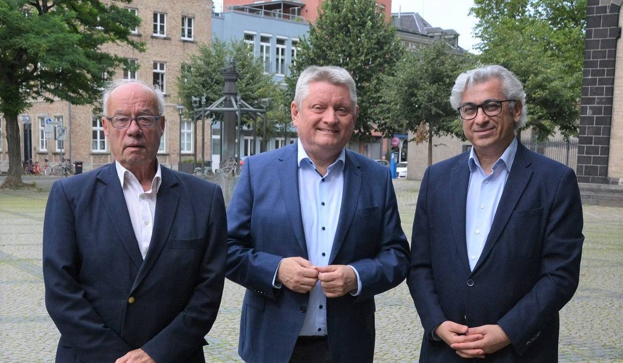Von links Dr. Lothar Theodor Lemper,