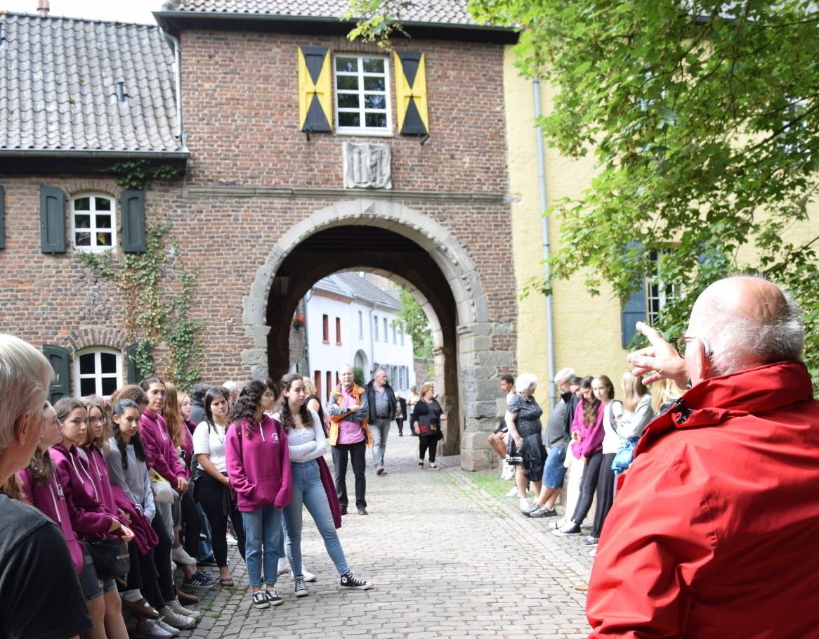 Nicht nur Kasters Altstadt wird von vielen Besuchergruppen angesteuert.