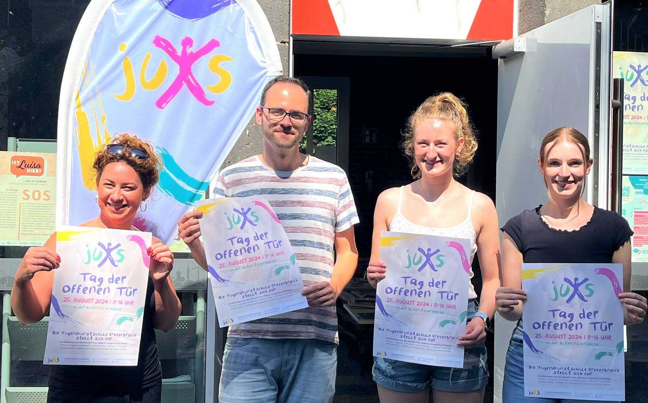 Werner Alderath und seine Kolleginnen werben