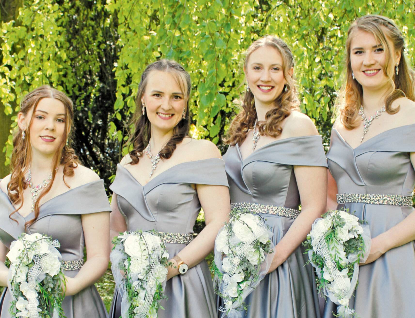  Von links: die Hofdamen Julia Pfankuchen, Anna-Sophie Wegener, Nina Jungmann und Barbara Wegener. 