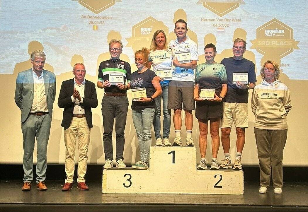 Siegerehrung in Knokke. Norbert Schröber steht ganz oben auf dem Treppchen.