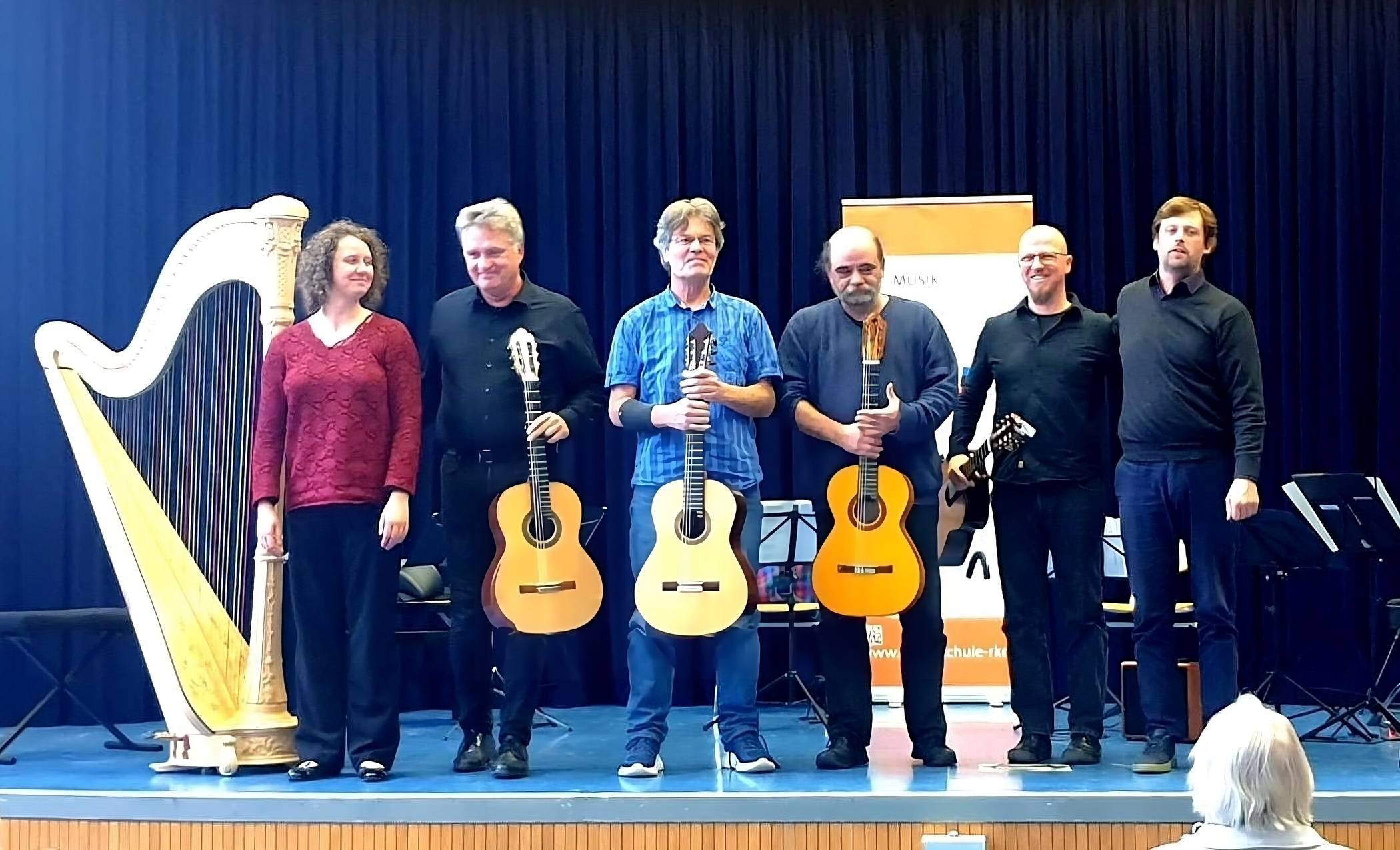 Dozentenkonzert der Musikschule Rhein-Kreis Neuss in Jüchen (von links): Zoë Knoop, Thomas Oldenbürger, Stephan Albert, Hermann Schubert, Michael Bovie und Jonas Windscheid.   
