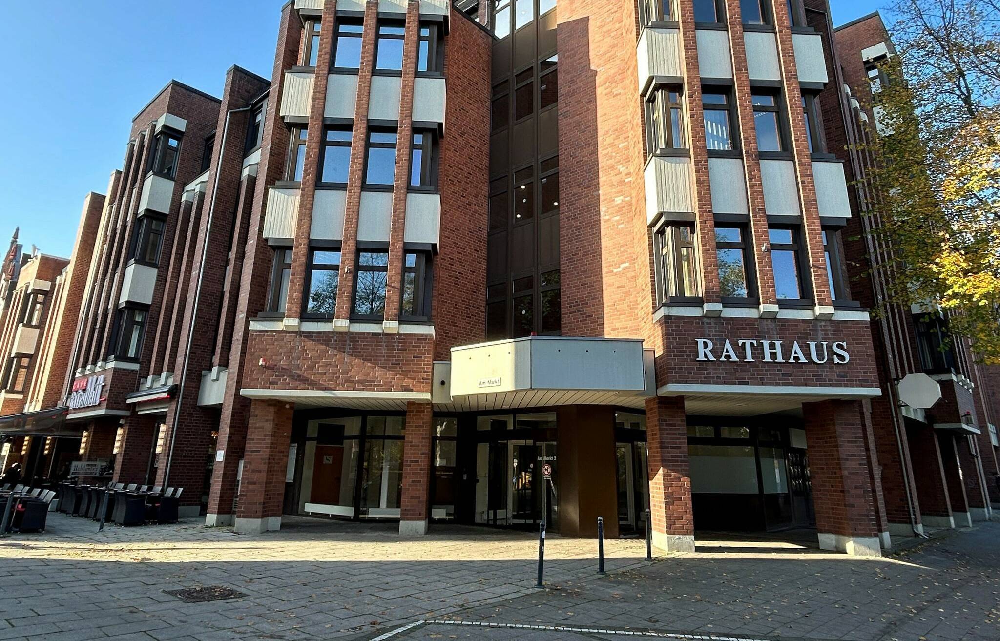 Zurück ins Rathaus
