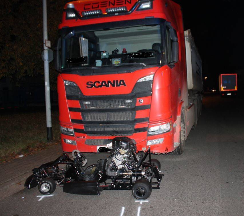 Schwerverletzter nach Verkehrsunfall mit selbstgebautem Kart