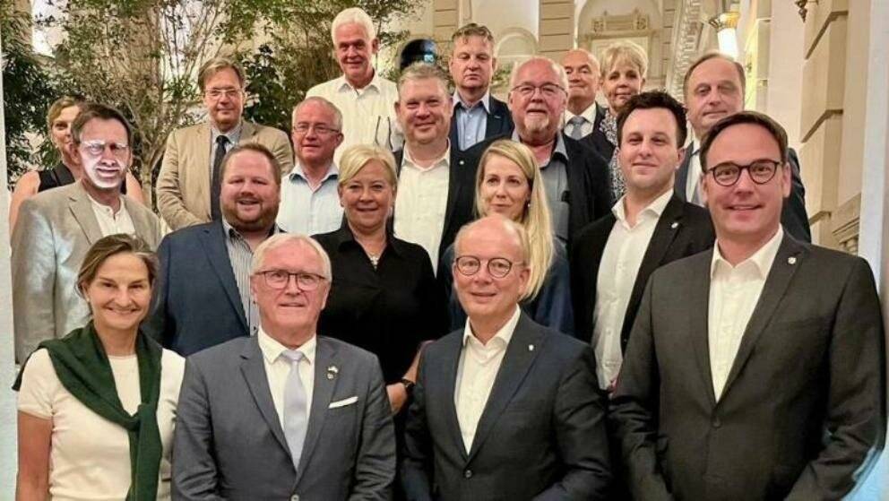  Delegation der Parlamentariergruppe „NRW-Polen, Ukraine, Mittel- und Osteuropa, Baltikum“, mit ungarischen Abgeordneten der Parlamentariergruppe Ungarn-Deutschland-Liechtenstein, darunter der Vorsitzende, Imre Ritter.  