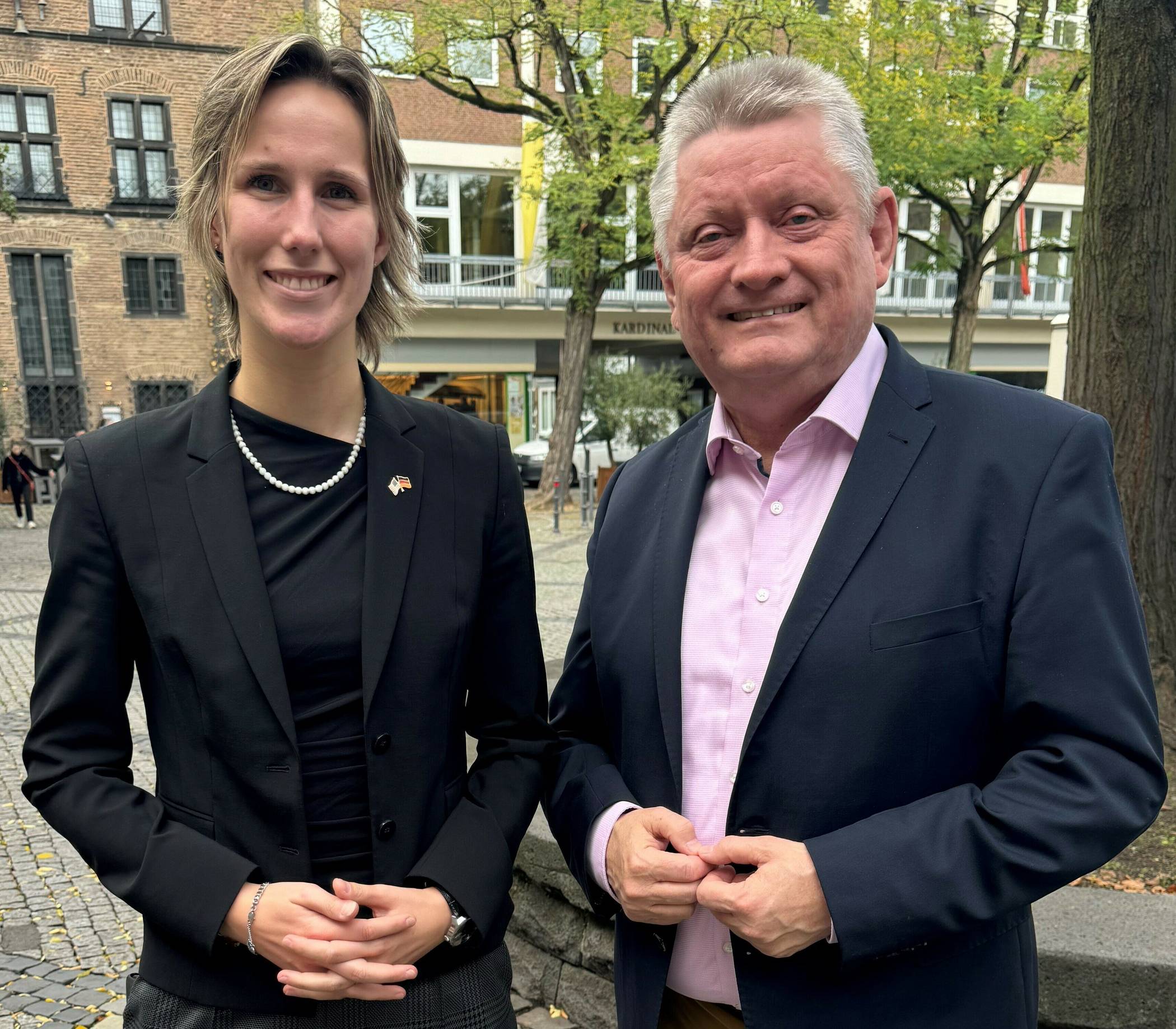 Gröhe und Klaedtke während der Nachbesprechung.