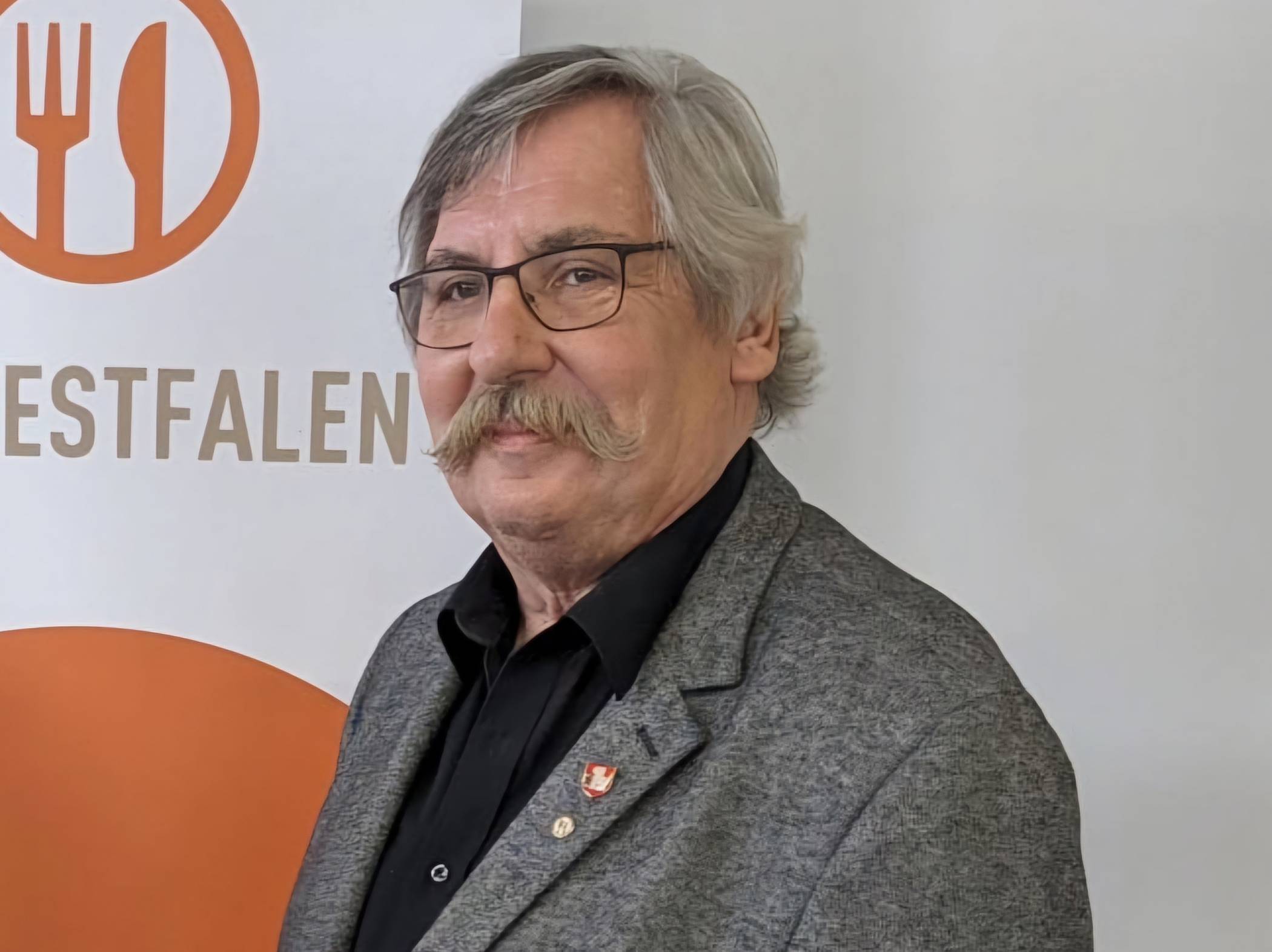  Wolfgang Norf, Vorsitzender des Vereins Existenzhilfe.   