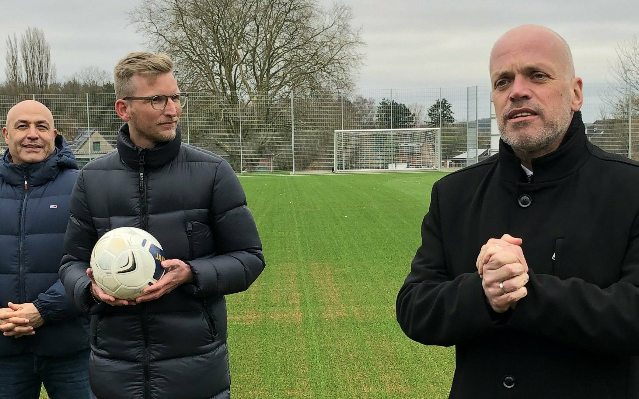 Bürgermeister Klaus Krützen (SPD), daneben in