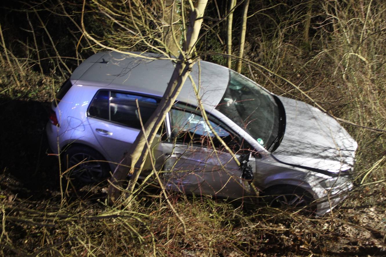 Das verunfallte Auto endete in Höhe