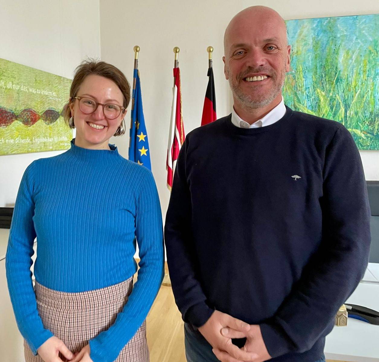 Valerie Milicevic und Bürgermeister Klaus Krützen.