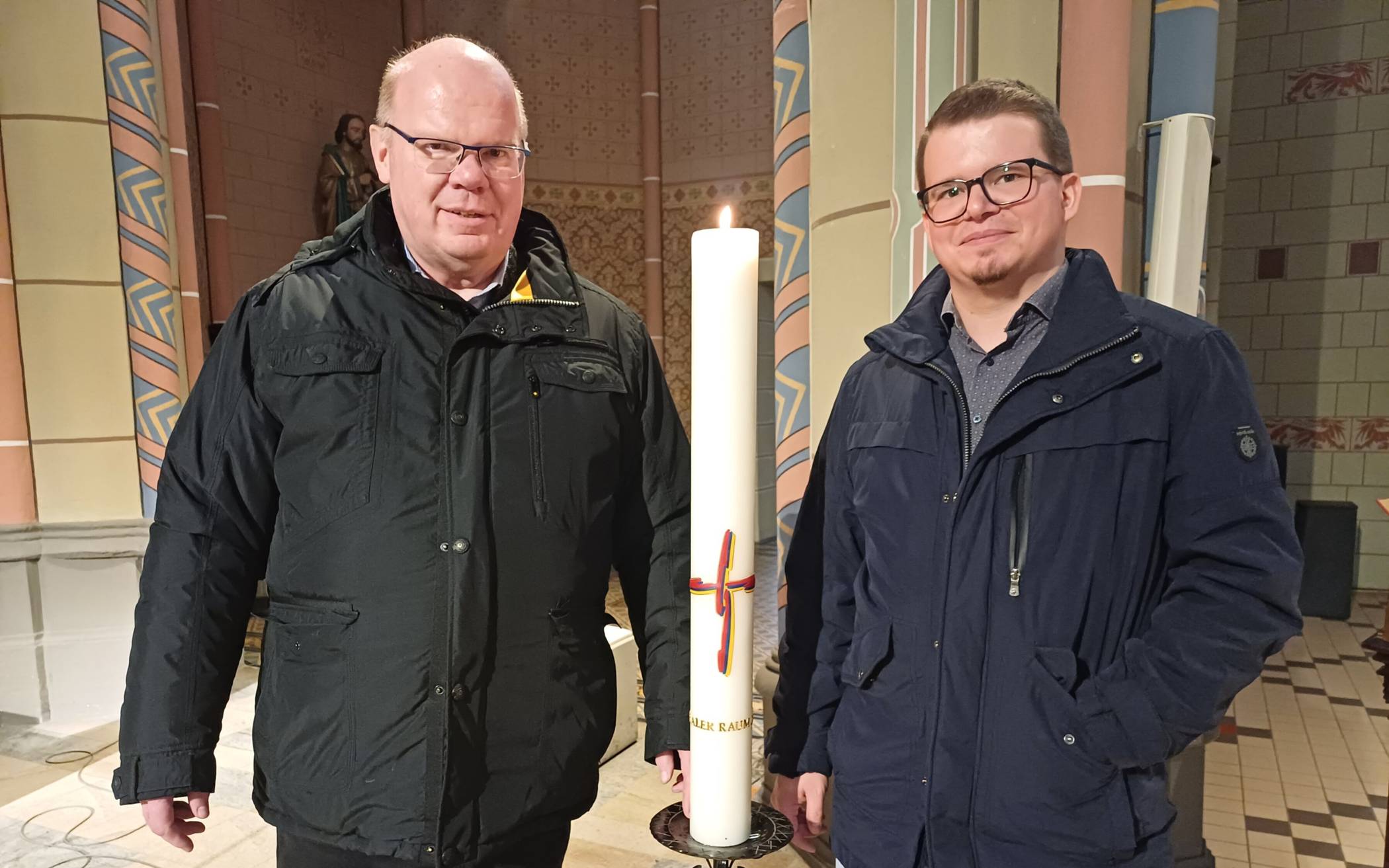 Pfarrer Ulrich Clancett und Gemeindereferent Alexander Tetzlaff (r.).  