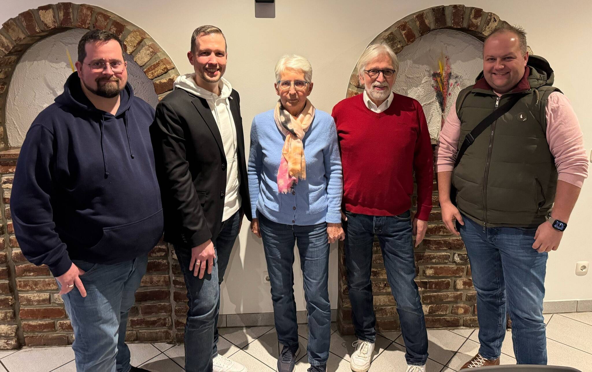 Von links: Christian Rausch, Marcel Mostert, Hildegard Unrein, Konrad Thelen und Dennis Schülke.  