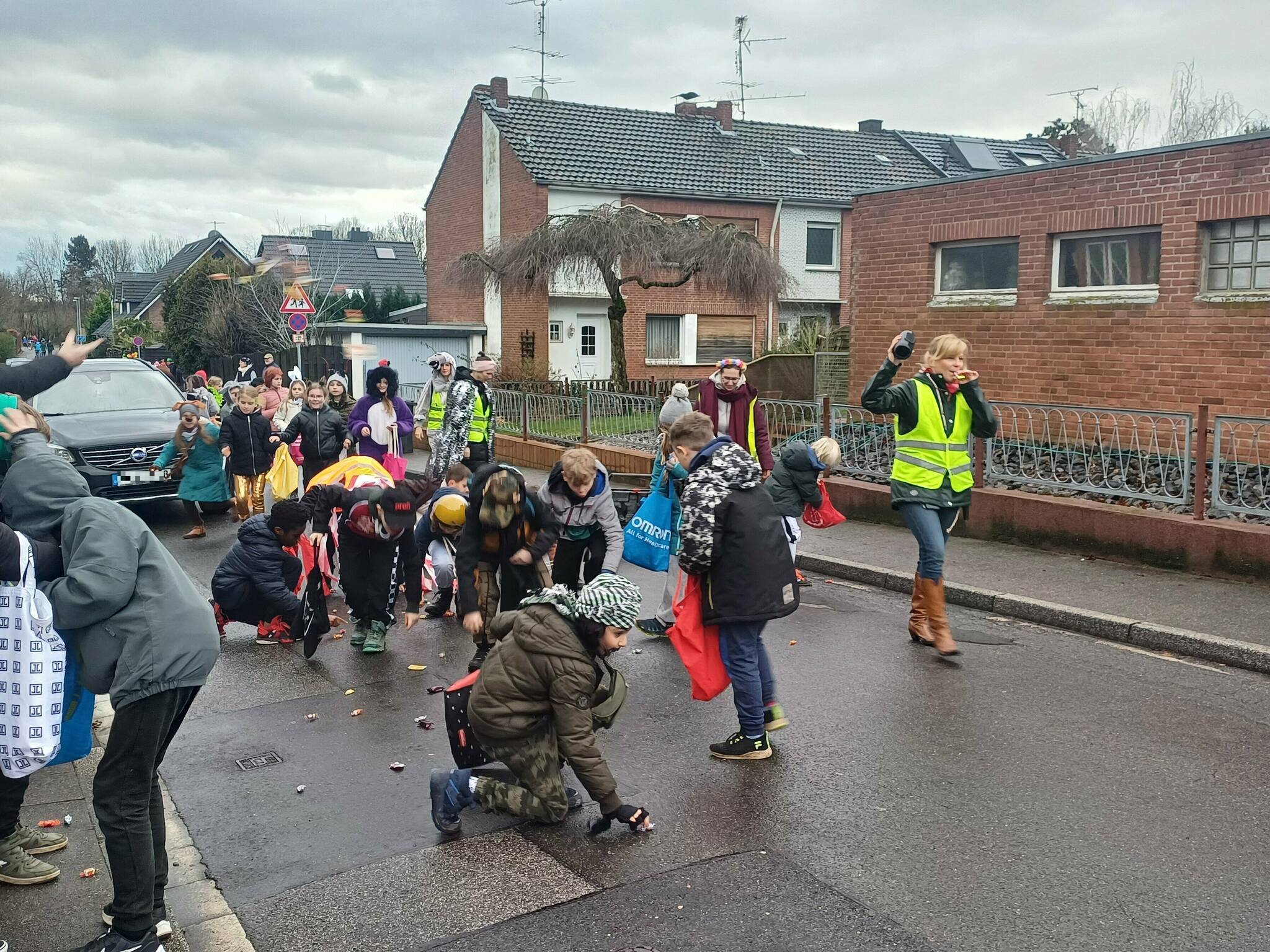  Im vergangenen Jahr feierte der Kinderkarnevalsumzug der Lindenschule mit Standorten in Gierath und Stessen Premiere.   