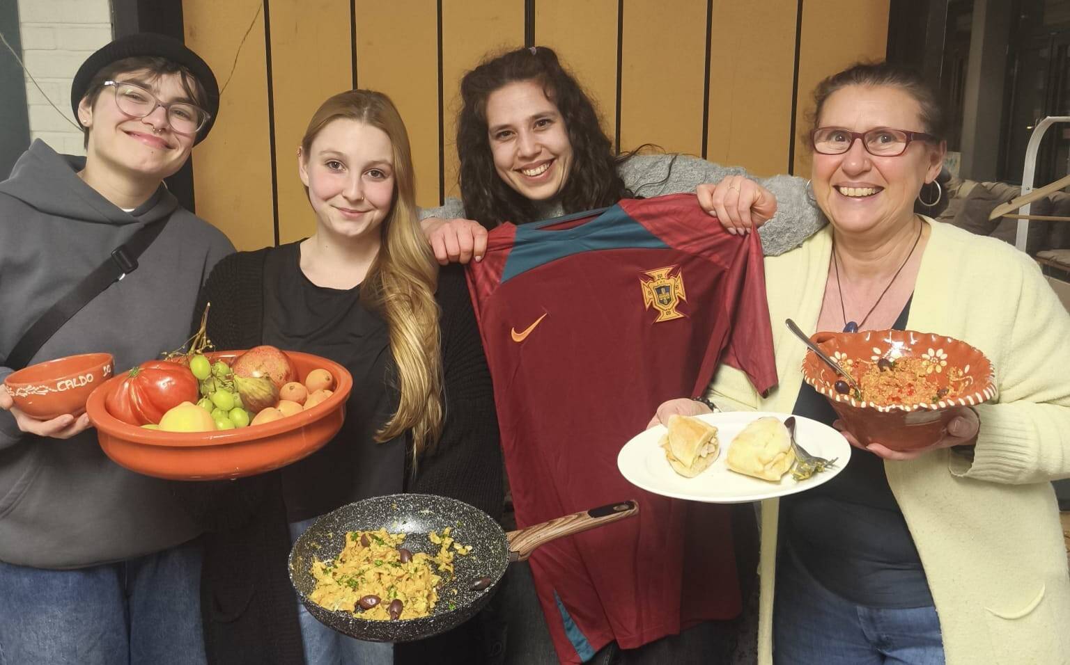  In der Bamm-Küche bereiteten die Teilnehmenden köstliche Gerichte aus Portugal zu.  