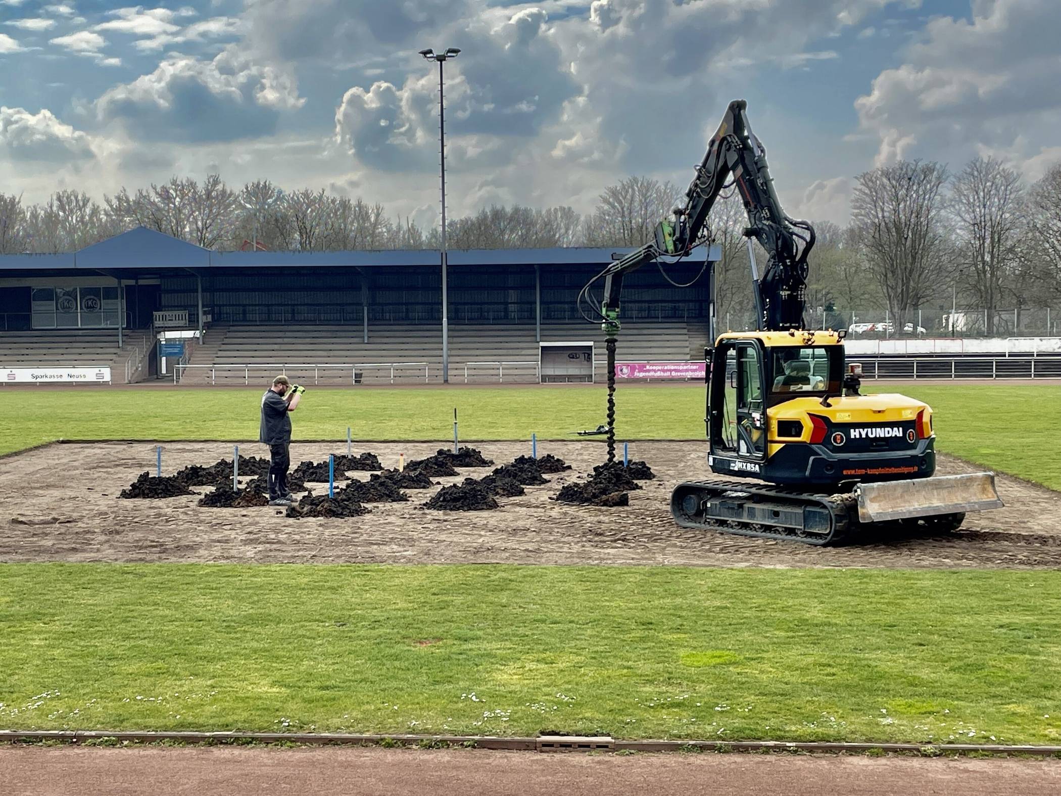 Bomben-Blindgänger am Stadion: Sondierungsbohrungen