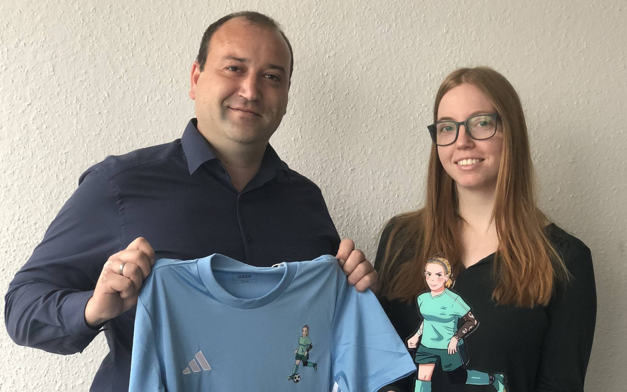 Dennis Beitzel und CJ Schäfers haben natürlich auch für Merchandising-Artikel gesorgt.