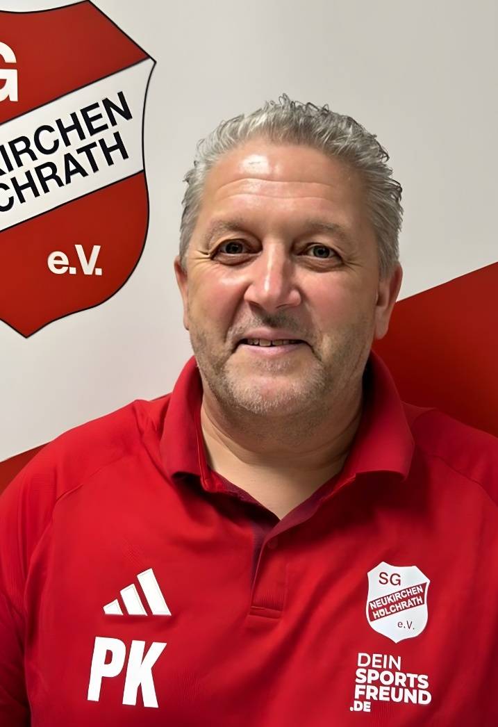Hauptgeschäftsführer Peter Klüners ordnet in seinen Ausführungen auch noch einmal ein, welche Auswirkungen der Abriss des Neukirchener Hallenbades auf die SGNH hatte.