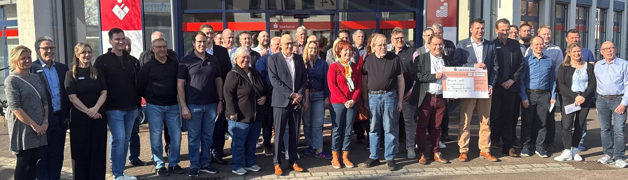 Viel Freude über den Geldsegen, den die Sparkasse möglich machte.