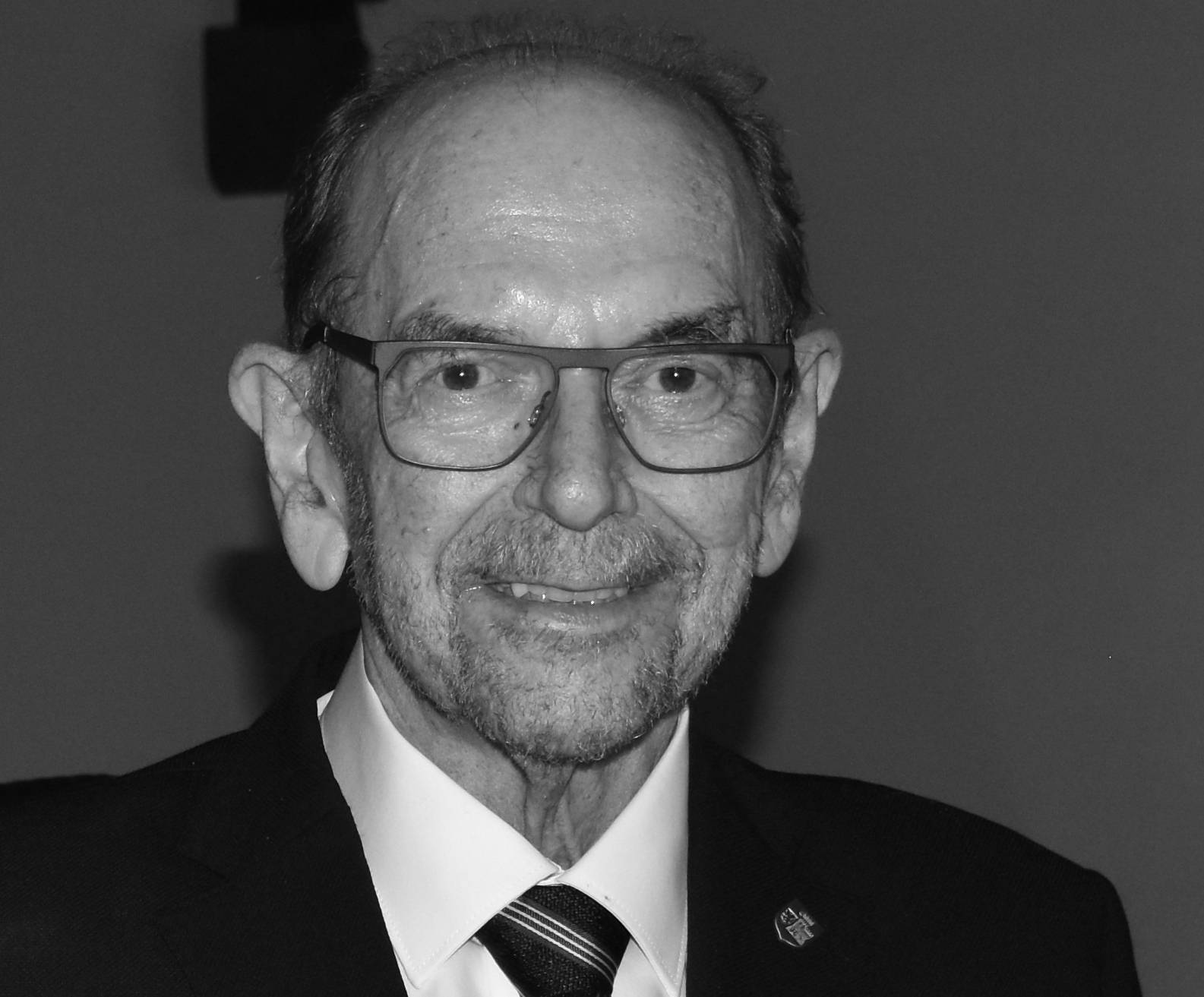 Vize-Bürgermeister Edmund Feuster mit Ehrenring beim