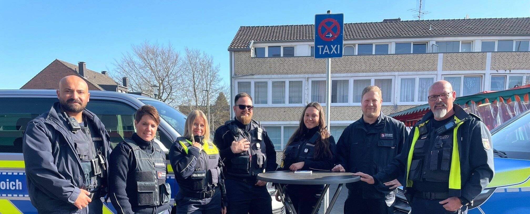 OSD und Polizei auf dem Marktplatz