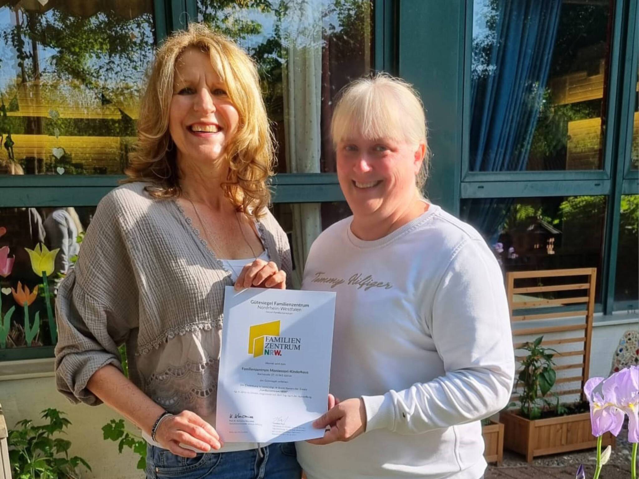  Birgit Pasvantis (l.) und Susanne Dohmen sind mächtig stolz.   