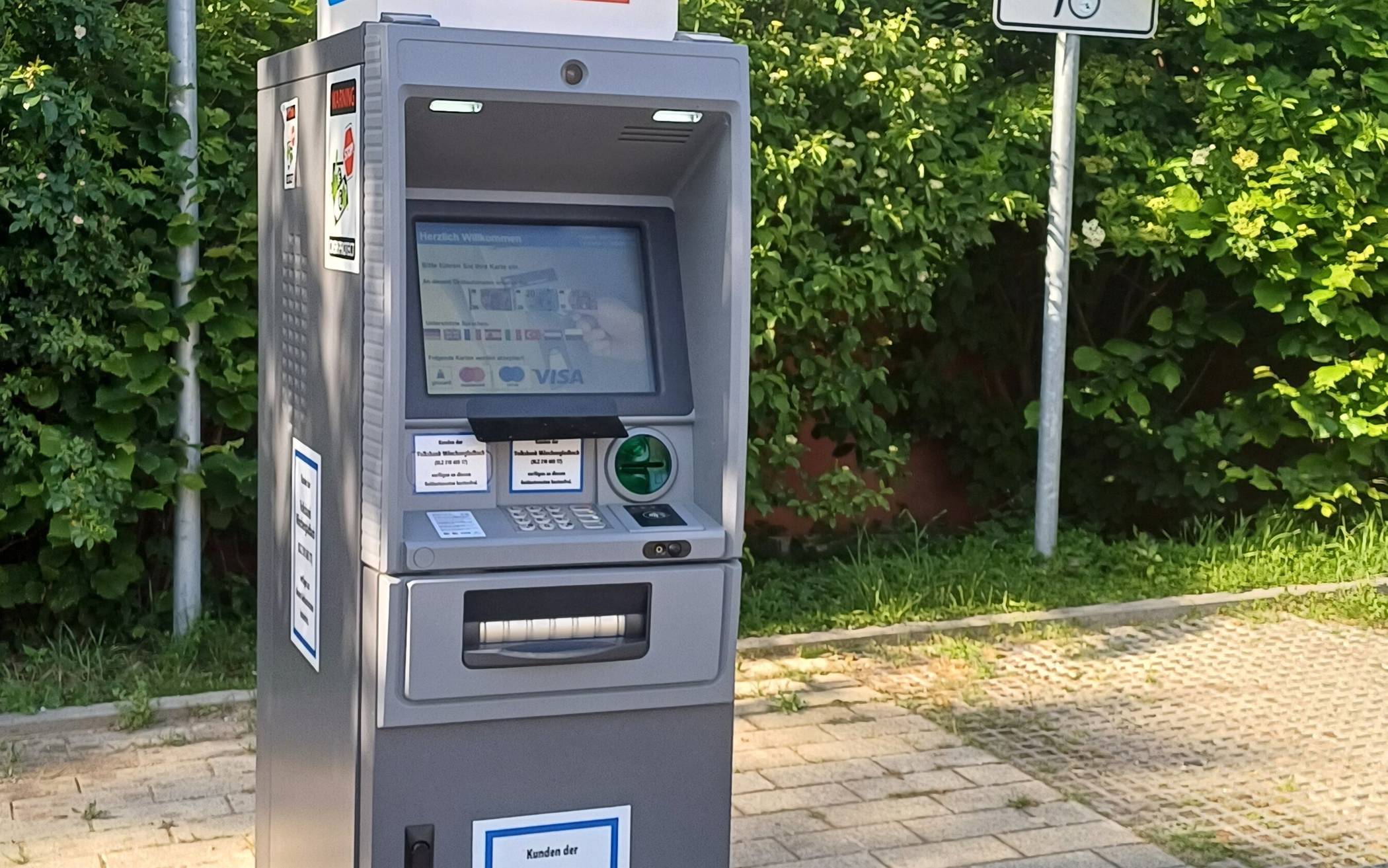 Am Adenauerplatz in Hochneukirch ist nun